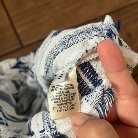 Bella Dahl Frayed-Hem Striped Shorts SMALL - Picture 5 of 5